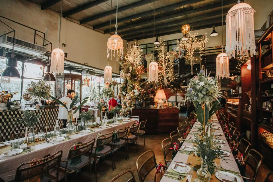 A Perfect Fusion: Fabby and Marissa’s Garden-Style Wedding in Rowan Parsley — photo 8 by Jayden Seah