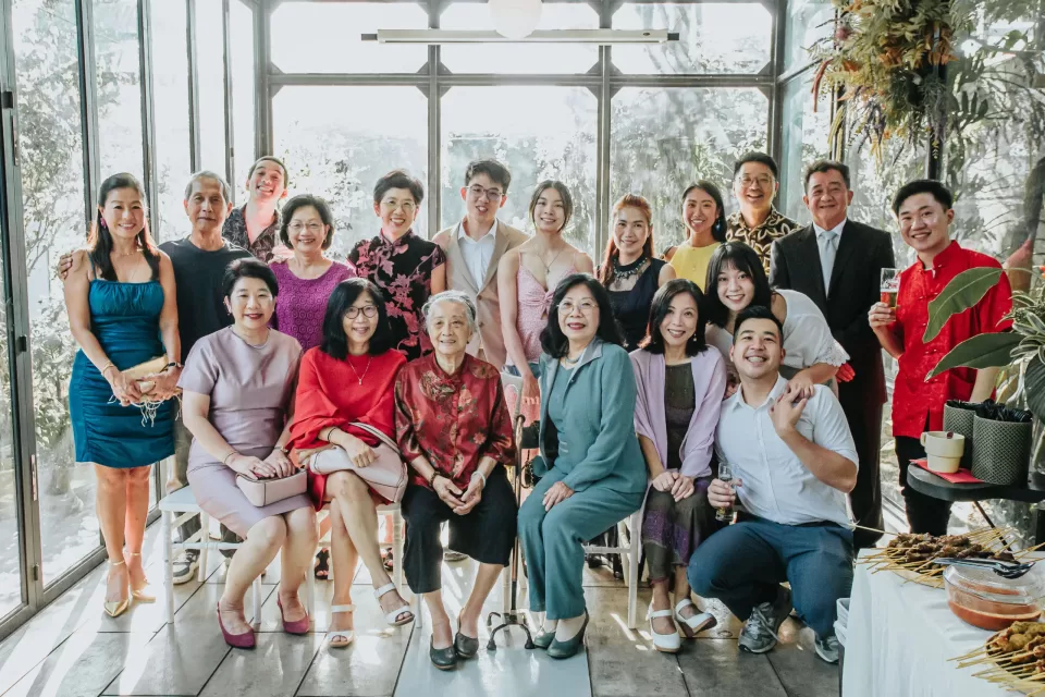 A Perfect Fusion: Fabby and Marissa’s Garden-Style Wedding in Rowan Parsley — photo 12 by Jayden Seah