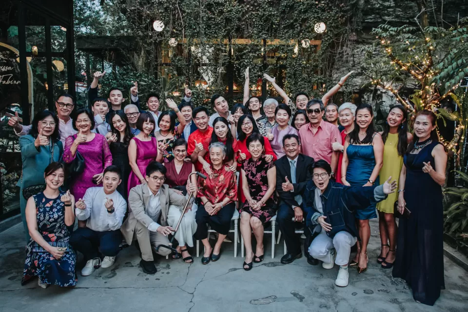A Perfect Fusion: Fabby and Marissa’s Garden-Style Wedding in Rowan Parsley — photo 24 by Jayden Seah