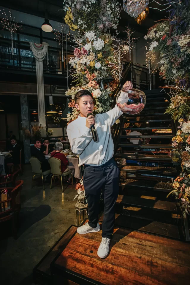 A Perfect Fusion: Fabby and Marissa’s Garden-Style Wedding in Rowan Parsley — photo 25 by Jayden Seah