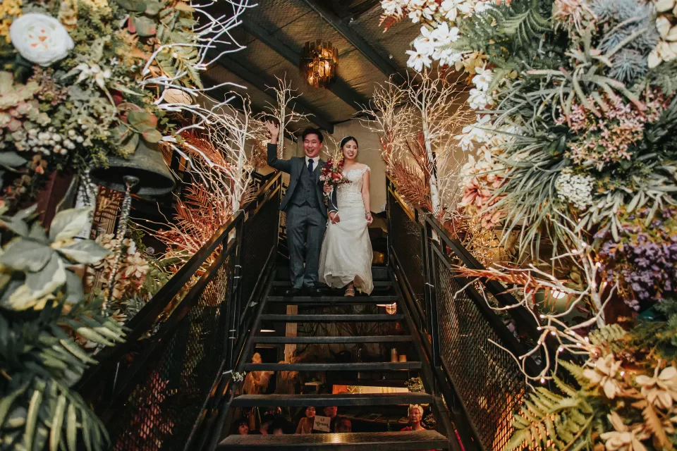 A Perfect Fusion: Fabby and Marissa’s Garden-Style Wedding in Rowan Parsley — photo 26 by Jayden Seah