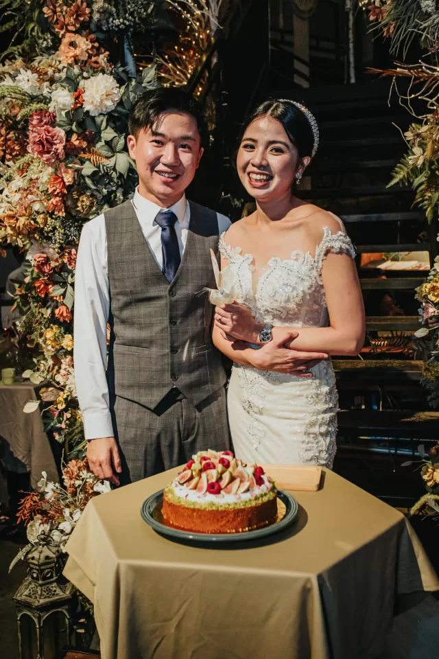 A Perfect Fusion: Fabby and Marissa’s Garden-Style Wedding in Rowan Parsley — photo 42 by Jayden Seah