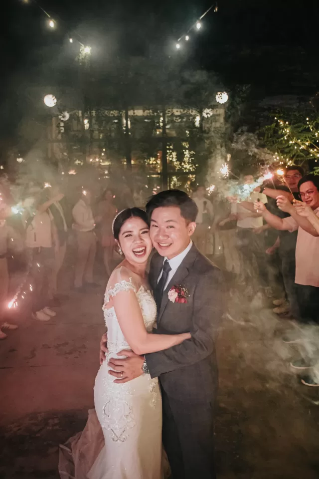 A Perfect Fusion: Fabby and Marissa’s Garden-Style Wedding in Rowan Parsley — photo 49 by Jayden Seah