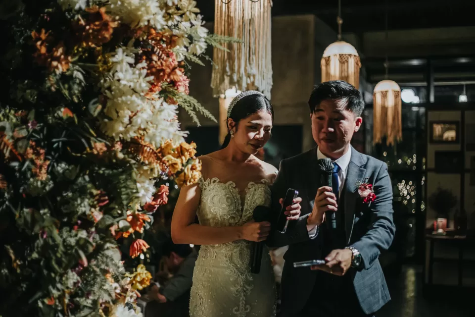 A Perfect Fusion: Fabby and Marissa’s Garden-Style Wedding in Rowan Parsley — photo 37 by Jayden Seah