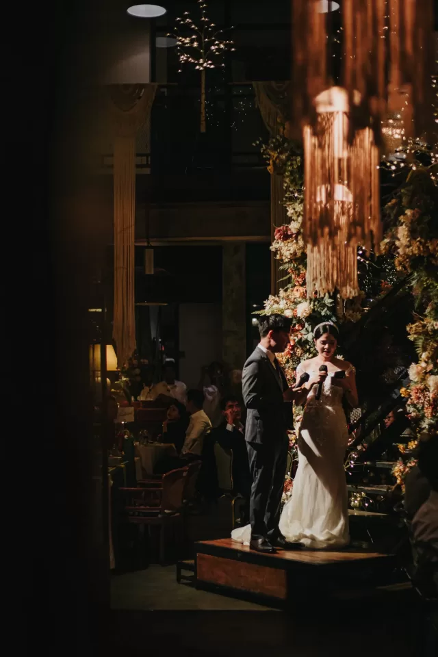 A Perfect Fusion: Fabby and Marissa’s Garden-Style Wedding in Rowan Parsley — photo 38 by Jayden Seah